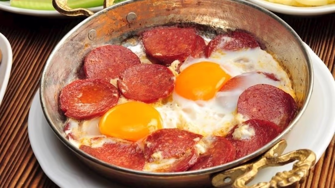 Kolbasa-yumurta